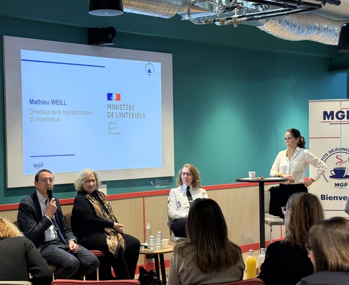 Laura Massis — Tables rondes et débats